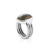 Ring in Sterling Silver with a shiny and hammered finish, adorned with grey Labradorite by Gexist®