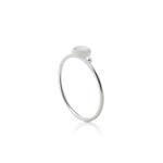 Small ring in Sterling Silver, adorned with a magnificent Mother-of-Pearl by Gexist®