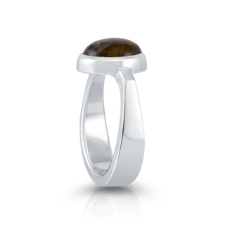 Sterling Silver ring featuring a designer ring with a shiny finish and a magnificent round Labradorite cab by Gexist®