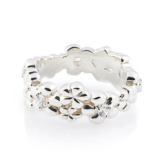 Sterling silver ring featuring flowers with 3mm white Zirconia by Gexist®