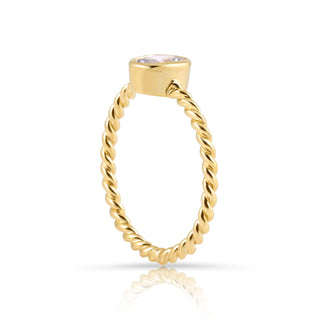 Sterling silver ring gold plated twisted mesh style with a 4x6 mm zirconia by Gexist®