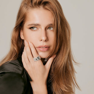 Sterling silver ring with geometric shapes in different finishes by Gexist®