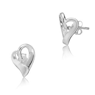 Sterling silver stud earrings in the shape of a heart by Gexist®