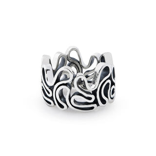 Beautiful Sterling Silver ring with a twisted wire that gives an impression of infinity by Gexist®