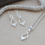Sterling Silver Simple Celtic Loop Necklace (ME421P) by Gexist®