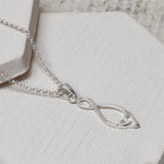 Sterling Silver Simple Celtic Loop Necklace (ME421P) by Gexist®
