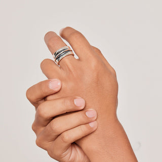Sterling silver aqualine ring with polished and oxidised finish by Gexist®