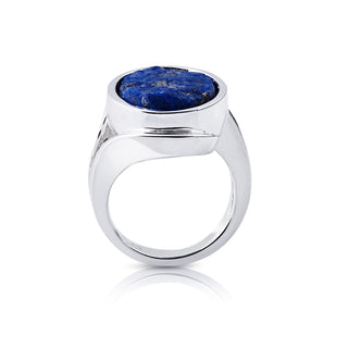 Sterling silver ring with a polished and shiny finish, set with a rough Lapis lazuli oval cab (13x18mm) by Gexist®