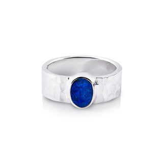 Sterling silver ring with a shiny hammered finish, adorned with an oval Opal (5.5x8mm) by Gexist®