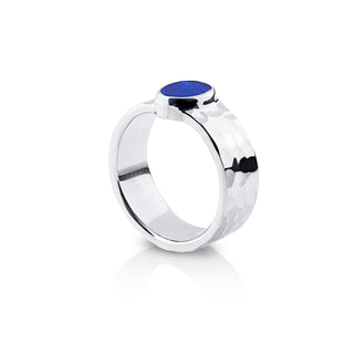 Sterling silver ring with a shiny hammered finish, adorned with an oval Opal (5.5x8mm) by Gexist®