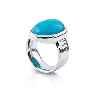 Sterling silver ring with a shiny hammered finish and adorned with a magnificent Amazonite oval cab (14x19mm) by Gexist®