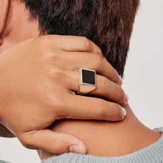 Sterling silver ring with polished shiny finish, signet ring style, set with a square-cut Onyx (15mm x 15mm) by Gexist®