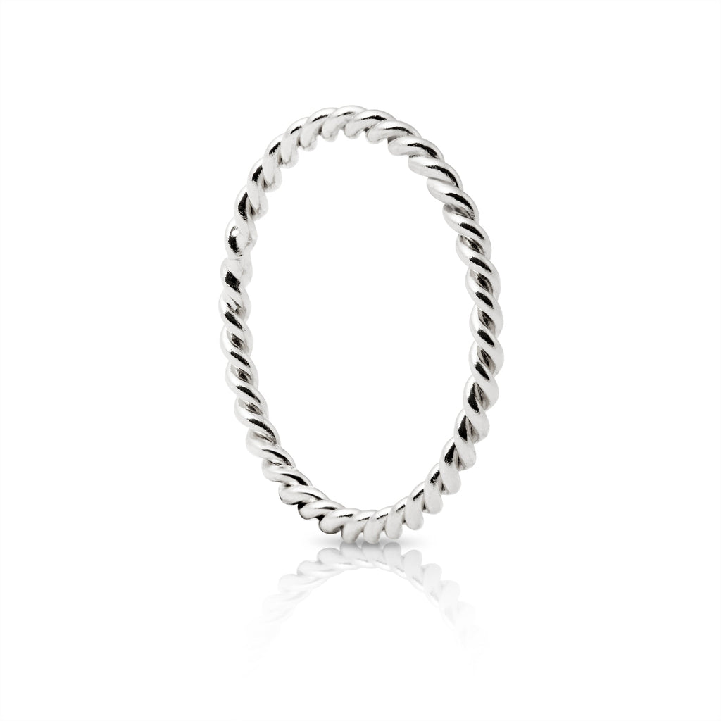 Sterling silver ring with shiny twist by Gexist®
