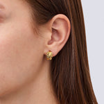 Stud earrings with a beautiful round feather in gold plating sterling silver by Gexist®